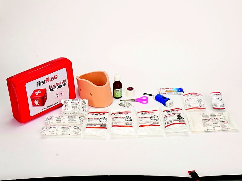 Araç İlk Yardım Seti 02